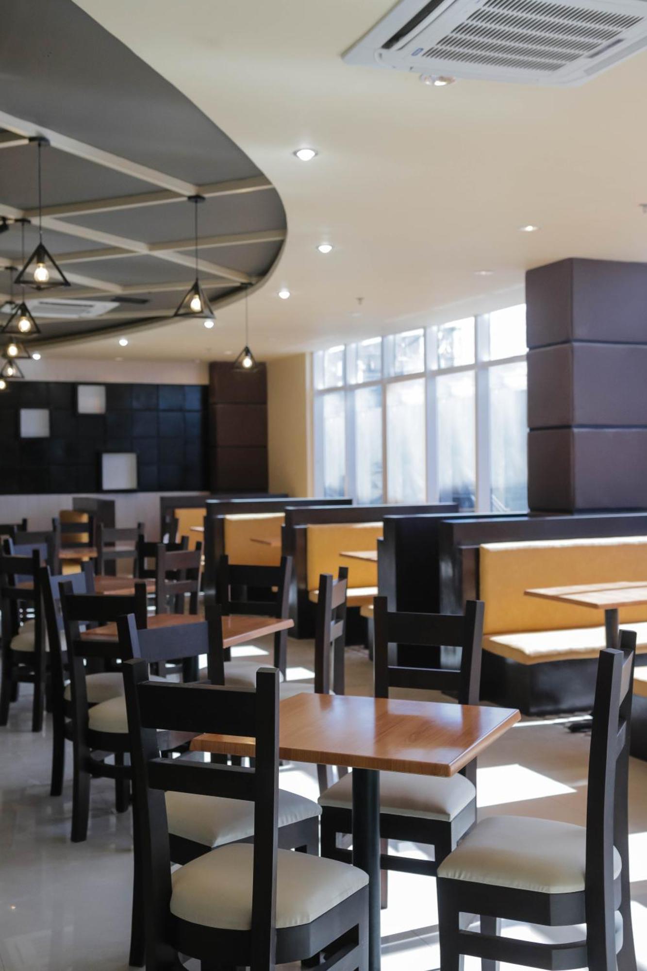 Iloilo Gateway Hotel And Suites Pavia Exterior foto
