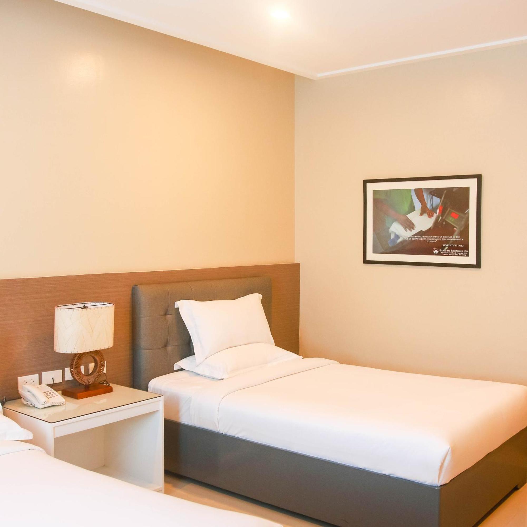 Iloilo Gateway Hotel And Suites Pavia Exterior foto